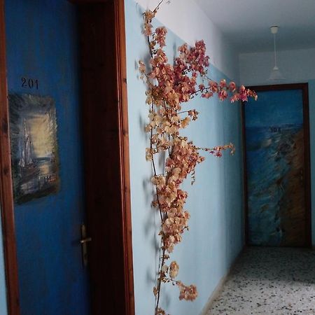 Filippos Hotel Ágios Kírykos Buitenkant foto